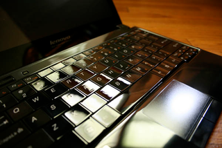 Illustration for article titled Lenovo IdeaPad U110 Review (Verdict: Short Ride In A Reasonably-Paced Machine)
